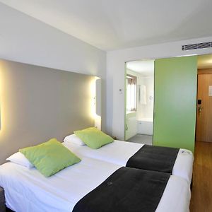 Zimmer mit zwei Einzelbetten